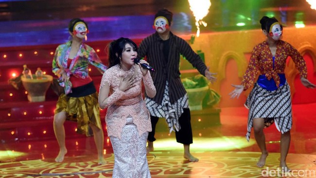 Goyang Yuk! Penampilan Manis Via Vallen Goyang Yuk! Penampilan Manis Via Vallen