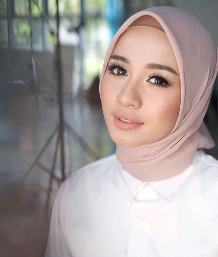 Seleb Cantik Yang Lebaran Di Luar Negeri Seleb Cantik Yang Lebaran Di Luar Negeri