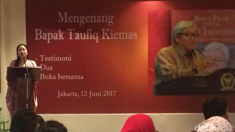 Keluarga dan Sahabat Gelar Acara Mengenang Taufiq Kiemas Keluarga dan Sahabat Gelar Acara Mengenang Taufiq Kiemas