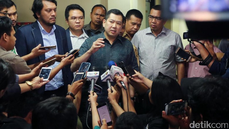 Jaksa Teliti Kelengkapan Berkas Kasus SMS Ancaman Hary Tanoe Jaksa Teliti Kelengkapan Berkas Kasus SMS Ancaman Hary Tanoe