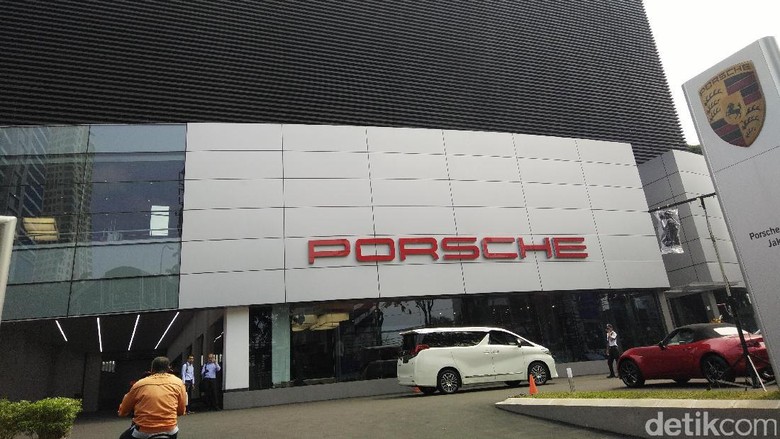 Eurokars Resmikan Kantor Pusat Jakarta Eurokars Resmikan Kantor Pusat Jakarta