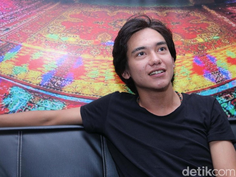 Adipati Dolken Bangun Rumah, Sudah Siap Nikah? Adipati Dolken Bangun Rumah, Sudah Siap Nikah?