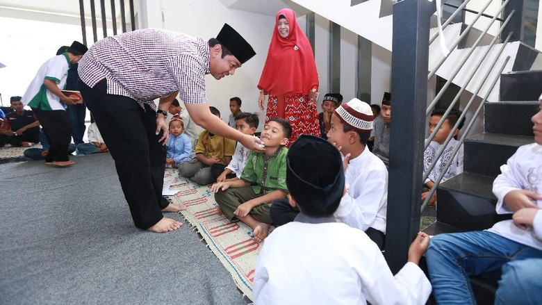 Wali Kota Semarang Beri Motivasi Anak Yatim agar Meraih Sukses Wali Kota Semarang Beri Motivasi Anak Yatim agar Meraih Sukses