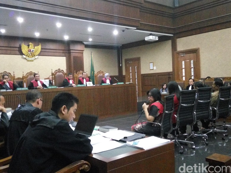 Sidang Penyuap Patrialis, Saksi Akui Rp 2 Miliar untuk MK Sidang Penyuap Patrialis, Saksi Akui Rp 2 Miliar untuk MK