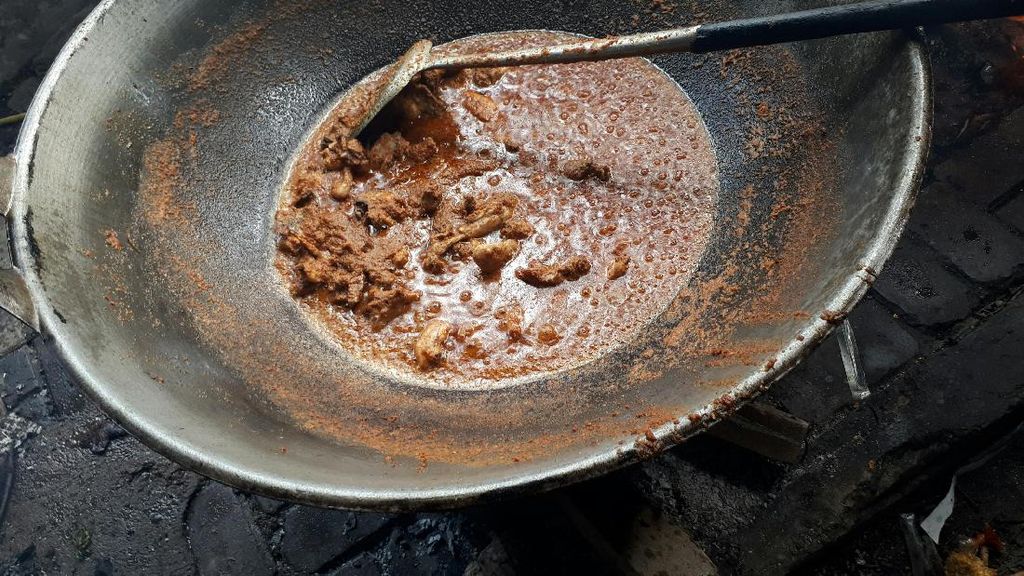 Kontroversi Rendang Krispi, Intip Bikin Rendang di Asalnya Kontroversi Rendang Krispi, Intip Bikin Rendang di Asalnya