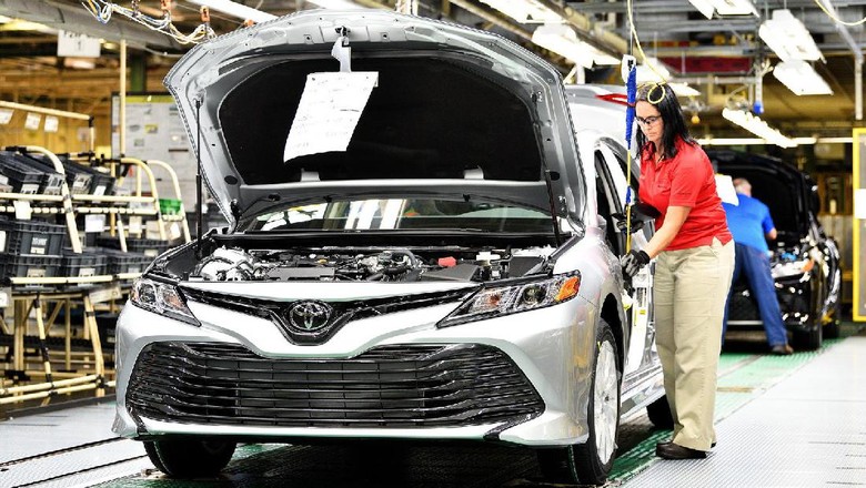 Toyota Mulai Produksi Camry Anyar di Amerika Toyota Mulai Produksi Camry Anyar di Amerika