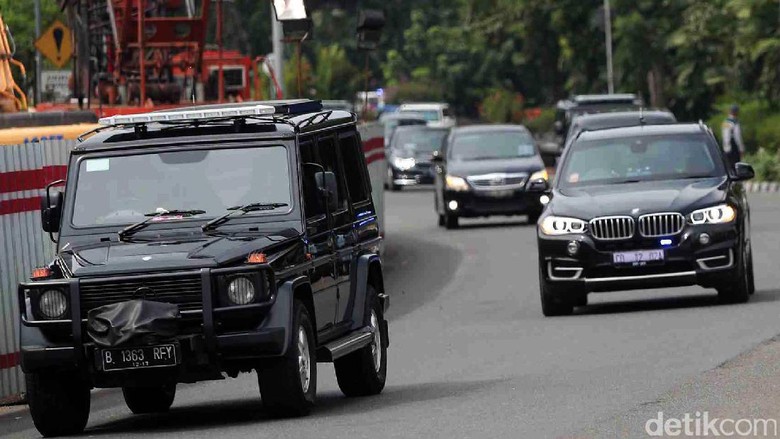 Tiba di Jakarta, Barack Obama Naik Mobil Antipeluru Tiba di Jakarta, Barack Obama Naik Mobil Antipeluru