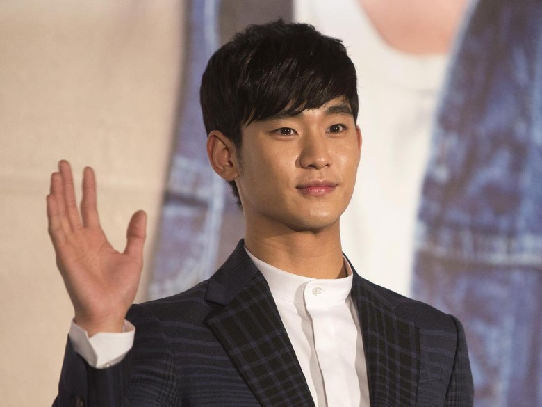 Kim Soo Hyun Ungkap Tantangan Beradegan Intim dengan Sulli di Real Kim Soo Hyun Ungkap Tantangan Beradegan Intim dengan Sulli di Real