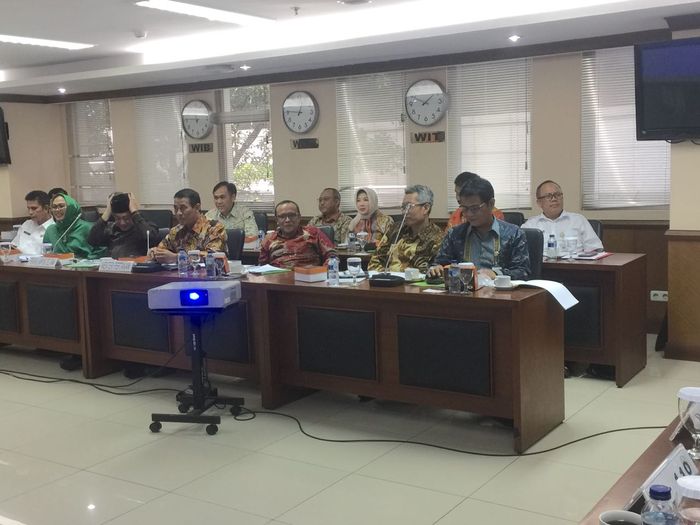 Mentan Amran Sulaiman raker dengan DPD (Foto: Dok. Kementan) Mentan Amran Sulaiman raker dengan DPD (Foto: Dok. Kementan)