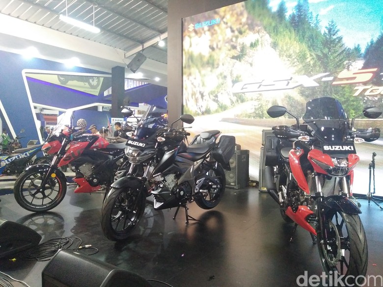 Suzuki GSX-S150 Versi Touring Dijual Rp 25 Juta Suzuki GSX-S150 Versi Touring Dijual Rp 25 Juta