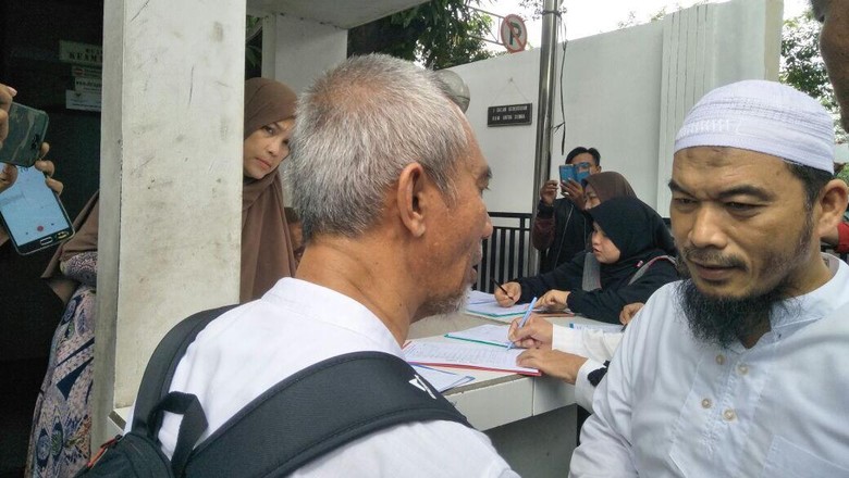 Alumni 212 Gelar Aksi Minta Hary Tanoe Tak Dikriminalisasi Alumni 212 Gelar Aksi Minta Hary Tanoe Tak Dikriminalisasi