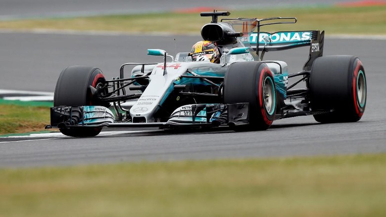 Dituding Grosjean Halangi Lajunya, Hamilton Lolos dari Hukuman Dituding Grosjean Halangi Lajunya, Hamilton Lolos dari Hukuman