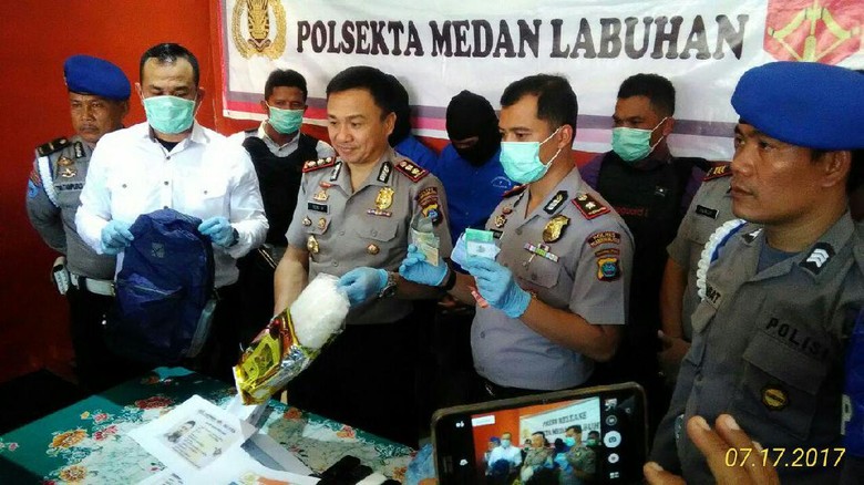 Bawa 1 Kg Sabu, Kurir Narkoba Jaringan Malaysia Ditangkap di Medan Bawa 1 Kg Sabu, Kurir Narkoba Jaringan Malaysia Ditangkap di Medan