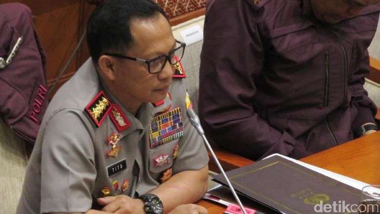 Di DPR, Kapolri Ungkap Politik Juga Ada di Tubuh Kepolisian Di DPR, Kapolri Ungkap Politik Juga Ada di Tubuh Kepolisian