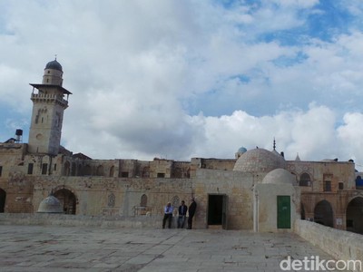Masjid Al Aqsa yang Sakral di Yerusalem Masjid Al Aqsa yang Sakral di Yerusalem