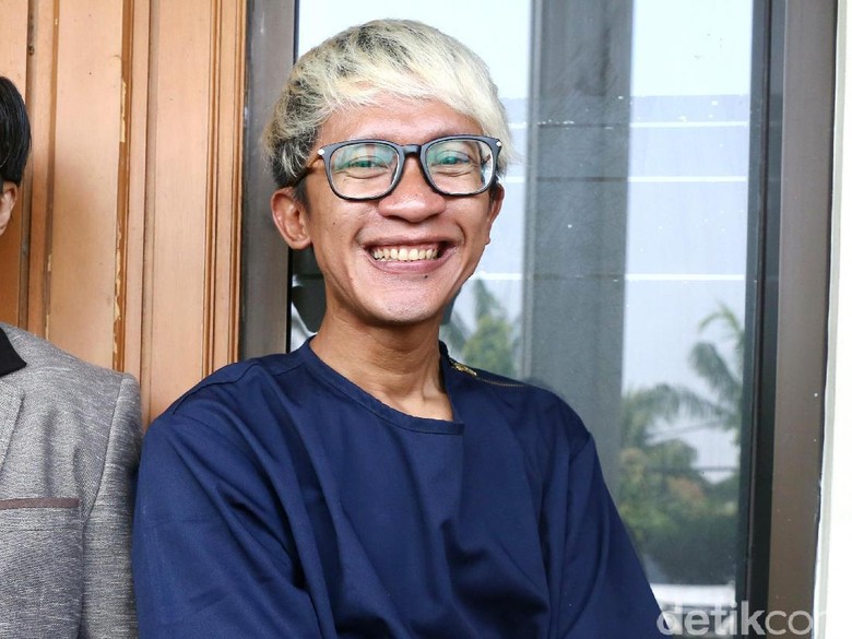 Aming Ikhlas Alami Kesulitan Ekonomi Demi Evelyn Aming Ikhlas Alami Kesulitan Ekonomi Demi Evelyn