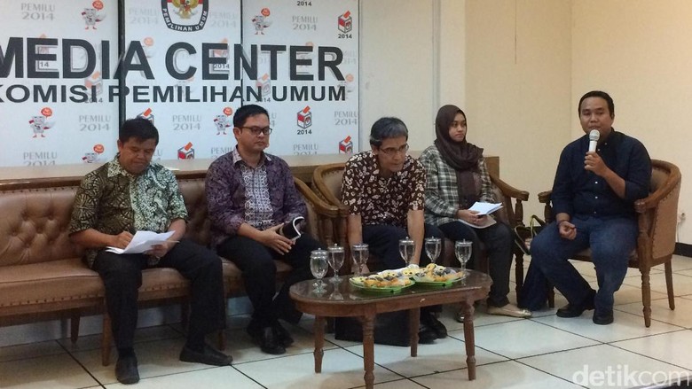 KPUD Diminta Buat 2 Tim untuk Hadapi Pilkada 2018 dan Pemilu 2019 KPUD Diminta Buat 2 Tim untuk Hadapi Pilkada 2018 dan Pemilu 2019