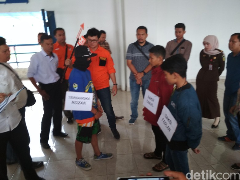Polisi Masih Buru Pelaku Pengeroyok Ricko yang Lain Polisi Masih Buru Pelaku Pengeroyok Ricko yang Lain