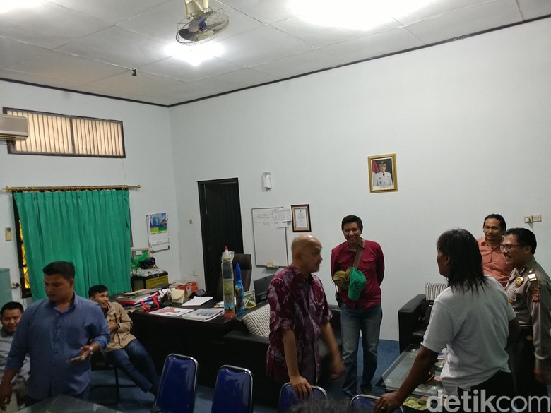 Tagih Pembayaran Proyek, Kontraktor Geruduk Kantor PUPR Cirebon Tagih Pembayaran Proyek, Kontraktor Geruduk Kantor PUPR Cirebon