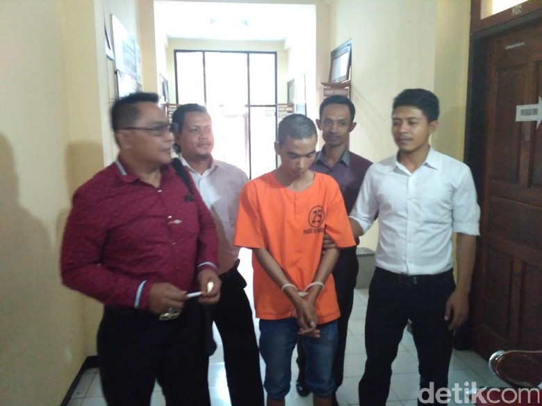 Pembunuh Pelajar di Situbondo Bawa Motor untuk Pamit ke Istri Pembunuh Pelajar di Situbondo Bawa Motor untuk Pamit ke Istri