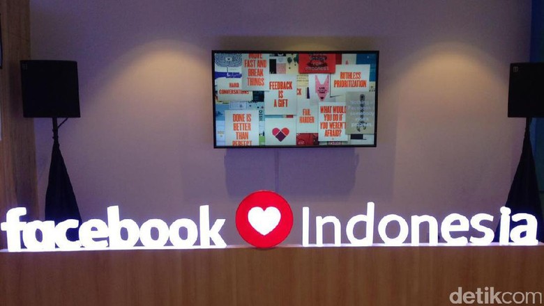 FPI Demo Kantor Facebook: Akun Penista Agama Dibiarkan! FPI Demo Kantor Facebook: Akun Penista Agama Dibiarkan!