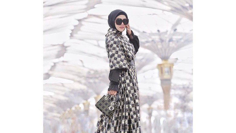 Terungkap! First Travel Biayai Umrah-Pelesir Syahrini ke Turki Rp 1 M Terungkap! First Travel Biayai Umrah-Pelesir Syahrini ke Turki Rp 1 M