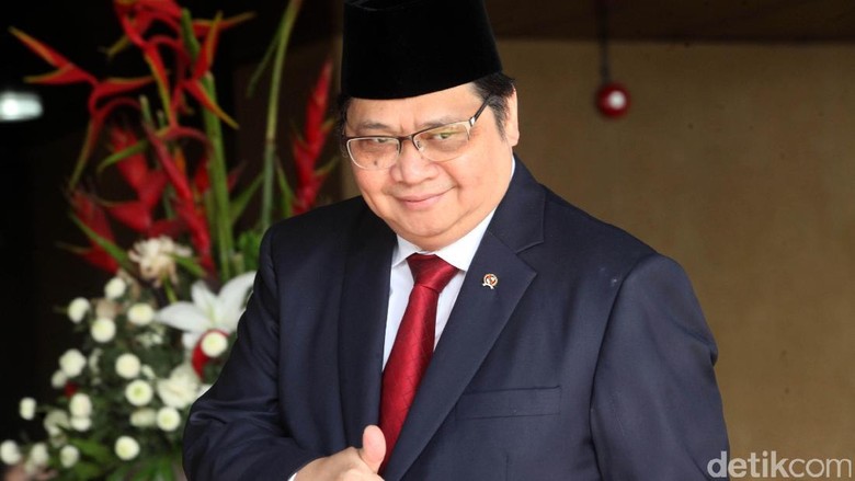 Jadi Ketum Golkar, Airlangga Serahkan Jabatan Menterinya ke Jokowi Jadi Ketum Golkar, Airlangga Serahkan Jabatan Menterinya ke Jokowi