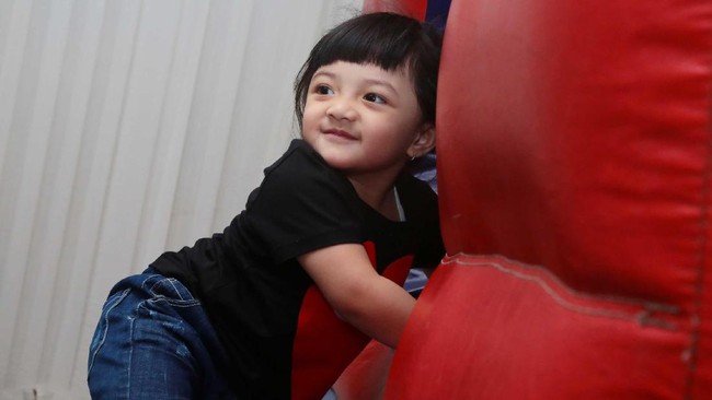 Gemesin Banget! Arsy Asyik Main Bersama Aurel Gemesin Banget! Arsy Asyik Main Bersama Aurel