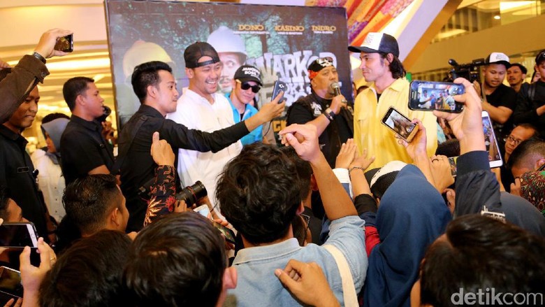 Belum Genap 3 Hari, Warkop DKI Reborn Pecahkan Rekor 1 Juta Penonton Belum Genap 3 Hari, Warkop DKI Reborn Pecahkan Rekor 1 Juta Penonton