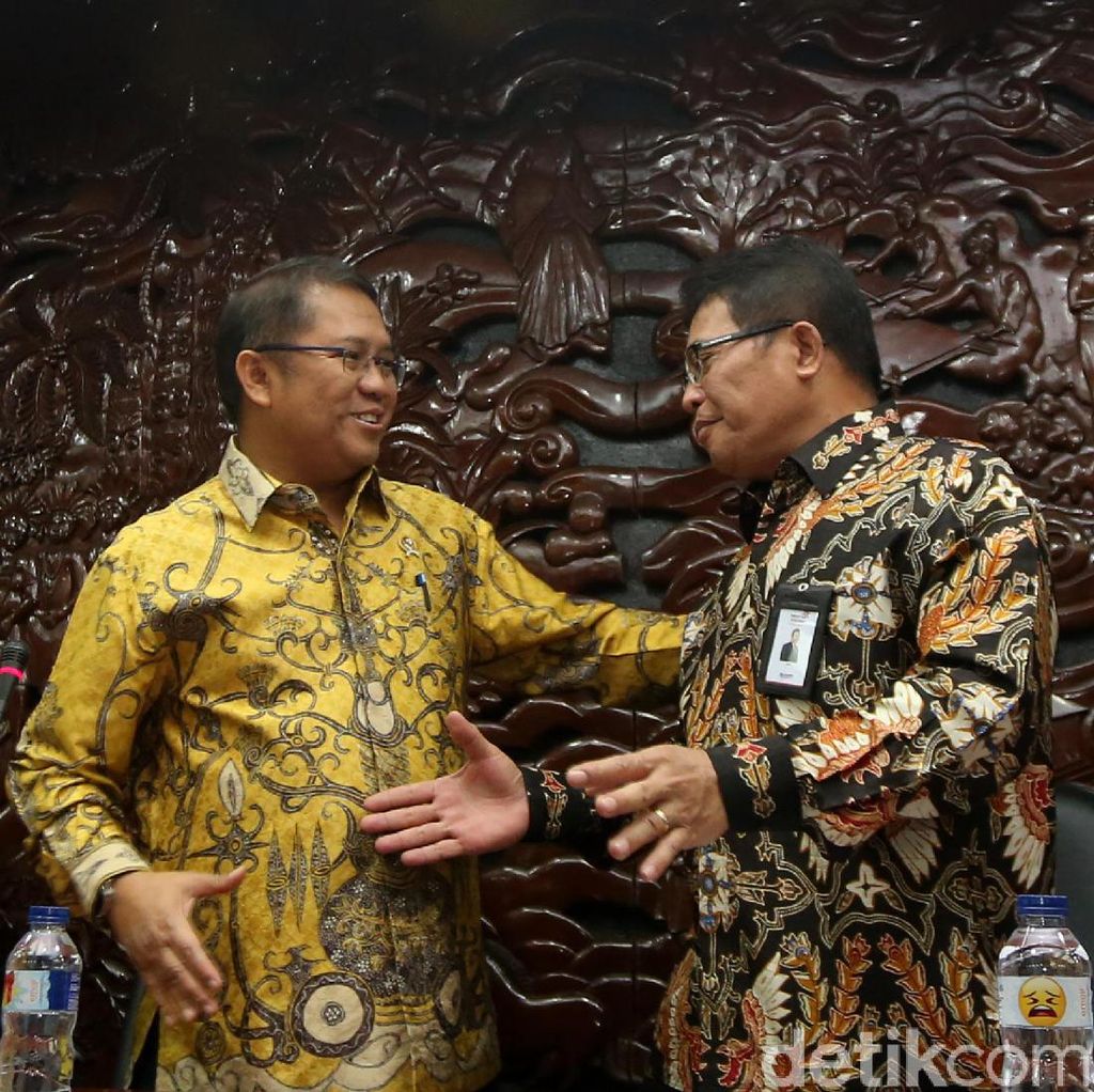 Menkominfo Tetapkan Telkomsel Pemenang Lelang 2,3 GHz Menkominfo Tetapkan Telkomsel Pemenang Lelang 2,3 GHz