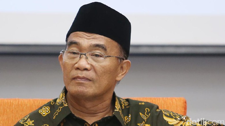 Siswa Curhat UNBK Sulit, Mendikbud: Generasi Milenial Jangan Cengeng Siswa Curhat UNBK Sulit, Mendikbud: Generasi Milenial Jangan Cengeng