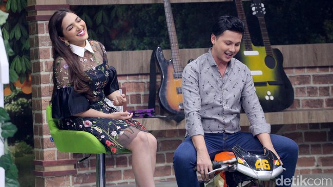 Laudya Cynthia Bella Resmi Menikah, Stella Maxwell Kekasih Kristen Stewart Laudya Cynthia Bella Resmi Menikah, Stella Maxwell Kekasih Kristen Stewart