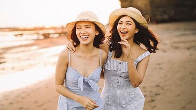 Laudya Cynthia Bella Resmi Menikah, Stella Maxwell Kekasih Kristen Stewart Laudya Cynthia Bella Resmi Menikah, Stella Maxwell Kekasih Kristen Stewart