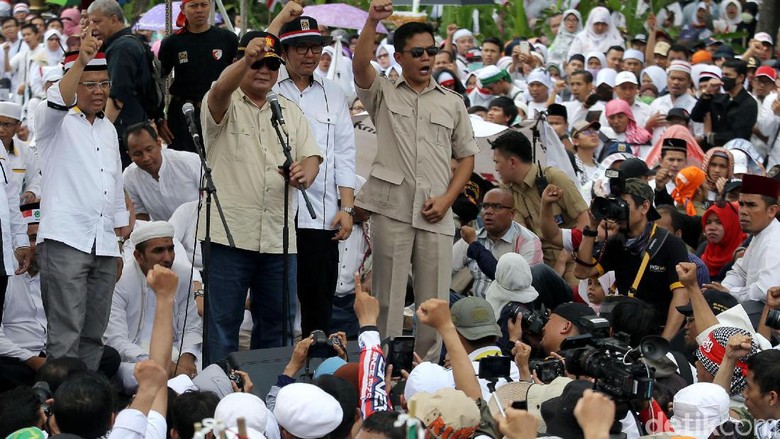 PKS Buka Penawaran dengan Gerindra PKS Buka Penawaran dengan Gerindra