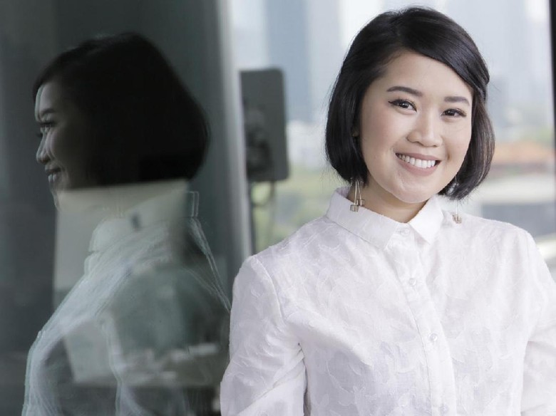 Lagu Patah Hati Terindah Radhini di Hampir Jadi Lagu Patah Hati Terindah Radhini di Hampir Jadi