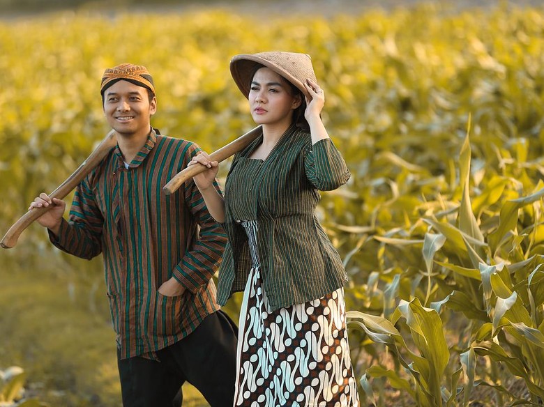 Jelang Nikah, Vicky Shu Siraman dan Sungkeman Jelang Nikah, Vicky Shu Siraman dan Sungkeman