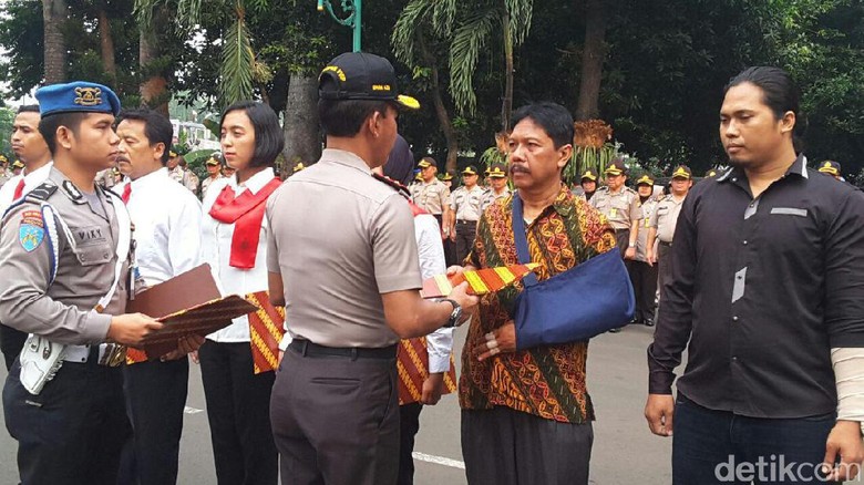 Lumpuhkan Pencuri, Master Deni Rono Dapat Penghargaan dari Kapolda Lumpuhkan Pencuri, Master Deni Rono Dapat Penghargaan dari Kapolda