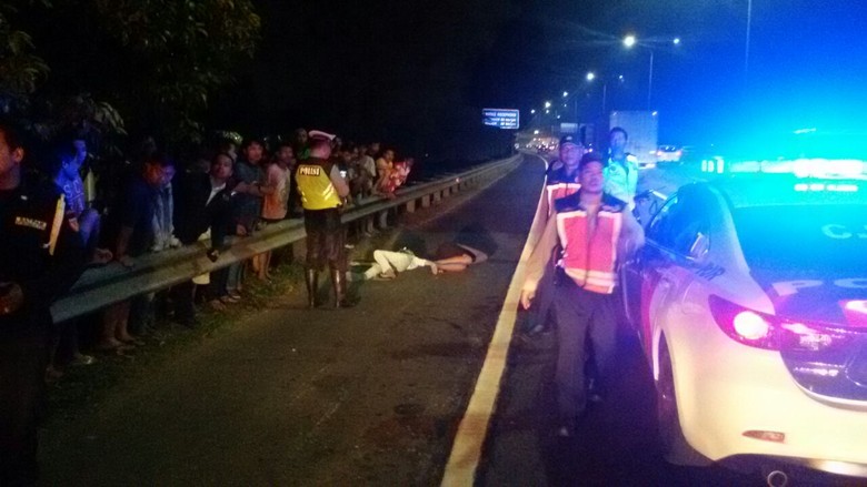 Tarung Lawan 3 Begal hingga Jatuh dari JPO di Bekasi, Irvan Koma Tarung Lawan 3 Begal hingga Jatuh dari JPO di Bekasi, Irvan Koma