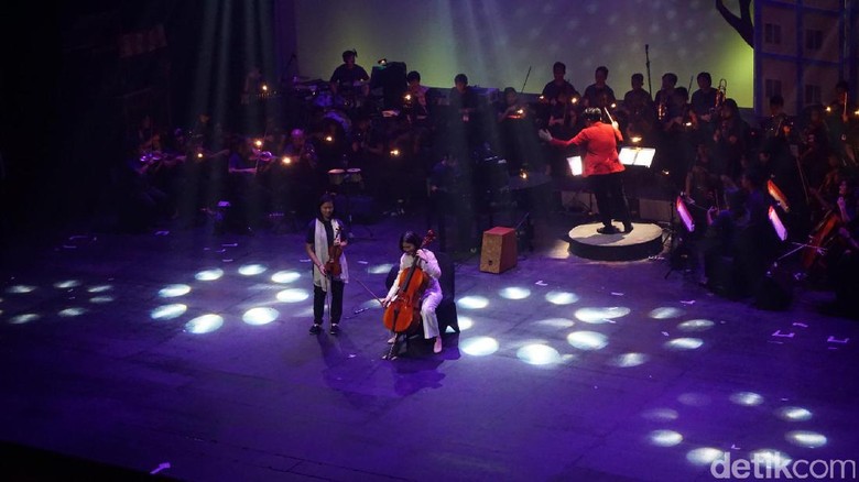 Saat Istri dan Putri Ahok Main Musik di Operet Aku Anak Rusun Saat Istri dan Putri Ahok Main Musik di Operet Aku Anak Rusun