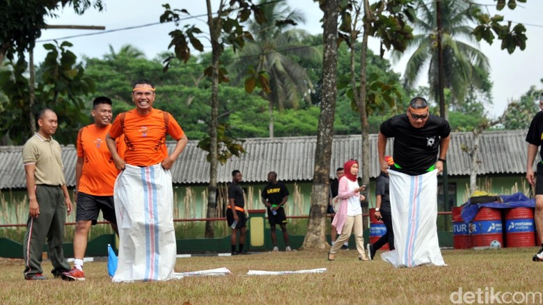 Begini Serunya Saat US Army Diajak Lomba Ala Agustusan oleh TNI AD Begini Serunya Saat US Army Diajak Lomba Ala Agustusan oleh TNI AD