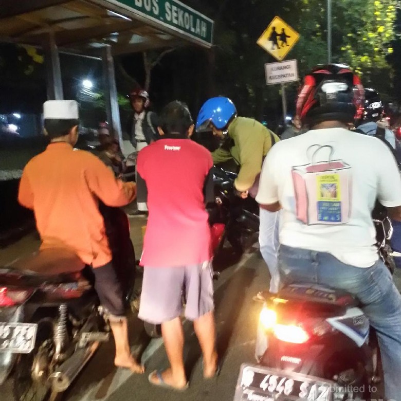ABG Terlibat Kecelakaan di Jl TB Simatupang Jaksel, Tak Ada Korban ABG Terlibat Kecelakaan di Jl TB Simatupang Jaksel, Tak Ada Korban