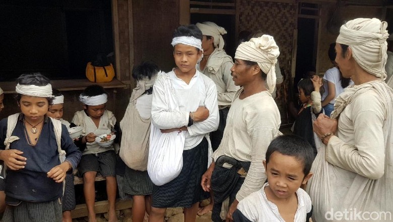 Warga Baduy akan melakukan Seba Baduy (Bahtiar Rivai/detikTravel) Warga Baduy akan melakukan Seba Baduy (Bahtiar Rivai/detikTravel)