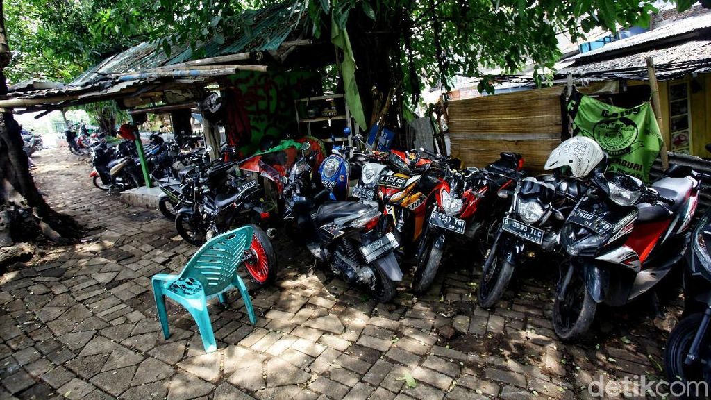 Tarik Parkir Rp 20 Ribu, Puluhan Jukir di Makassar Dijaring Polisi Tarik Parkir Rp 20 Ribu, Puluhan Jukir di Makassar Dijaring Polisi