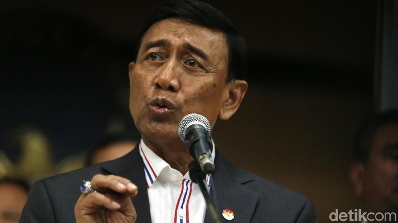 Wiranto Harap Konflik Hanura Cepat Selesai Agar Siap Hadapi Pemilu Wiranto Harap Konflik Hanura Cepat Selesai Agar Siap Hadapi Pemilu