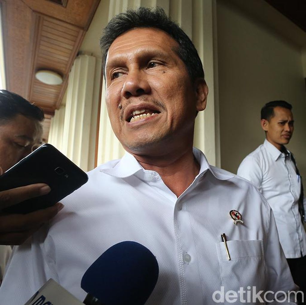 Soal PNS Tak Netral di Pilkada, MenPAN-RB: Pecat atau Turun Pangkat Soal PNS Tak Netral di Pilkada, MenPAN-RB: Pecat atau Turun Pangkat