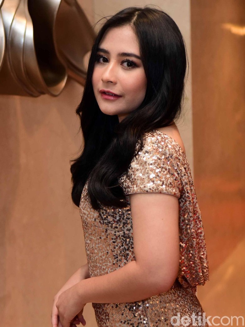 Prilly Latuconsina akan Hadiri Resepsi Bella di Bandung Prilly Latuconsina akan Hadiri Resepsi Bella di Bandung