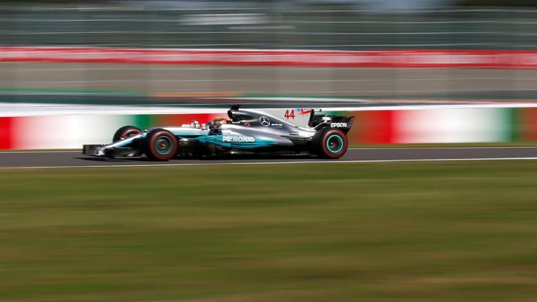 Menang di Suzuka, Hamilton Kian Dekat dengan Gelar Juara Dunia Menang di Suzuka, Hamilton Kian Dekat dengan Gelar Juara Dunia