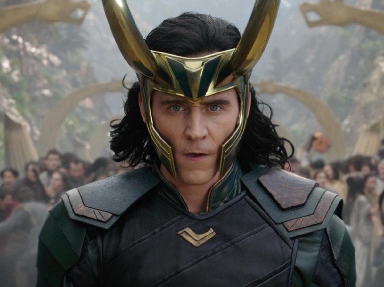 Tom Hiddleston Bocorkan Kostum Loki yang Punya Julukan Si Biker