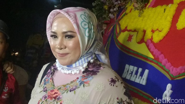Bella Pindah ke Malaysia, Rasa Kangen Melly Goeslaw Terobati karena Bahagia Bella Pindah ke Malaysia, Rasa Kangen Melly Goeslaw Terobati karena Bahagia