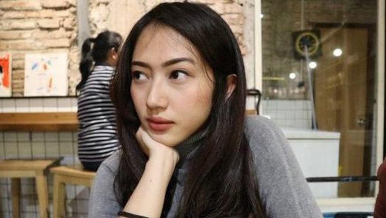 Rindu Aa Gatot Brajamusti, Suci Patia Rajin Kirim Surat untuk Sang Ayah Rindu Aa Gatot Brajamusti, Suci Patia Rajin Kirim Surat untuk Sang Ayah
